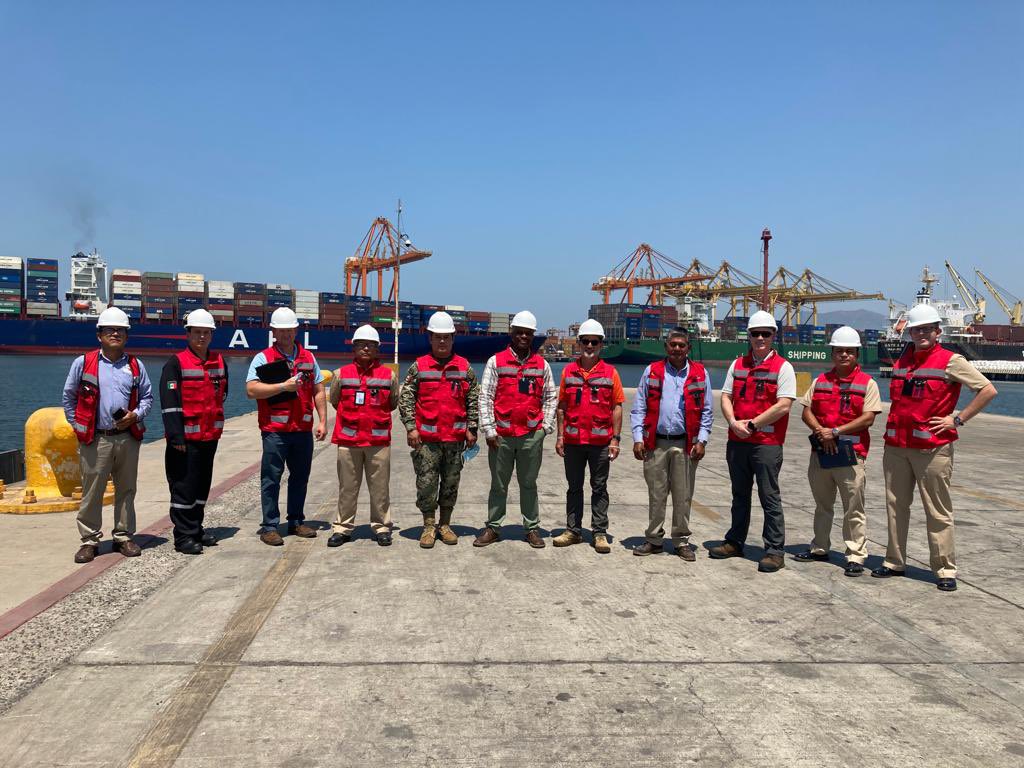 USCGInternatl's tweet photo. .@USCG International Port Security Program reps visited 🇲🇽 ports in Veracruz and Manzanilla with @SEMAR_mx colleagues from #UNICAPAM and #UNAPROP to observe maritime security practices under the auspices of the International Ship and Port Facility Security Code. https://t.co/JUYSExt7GU