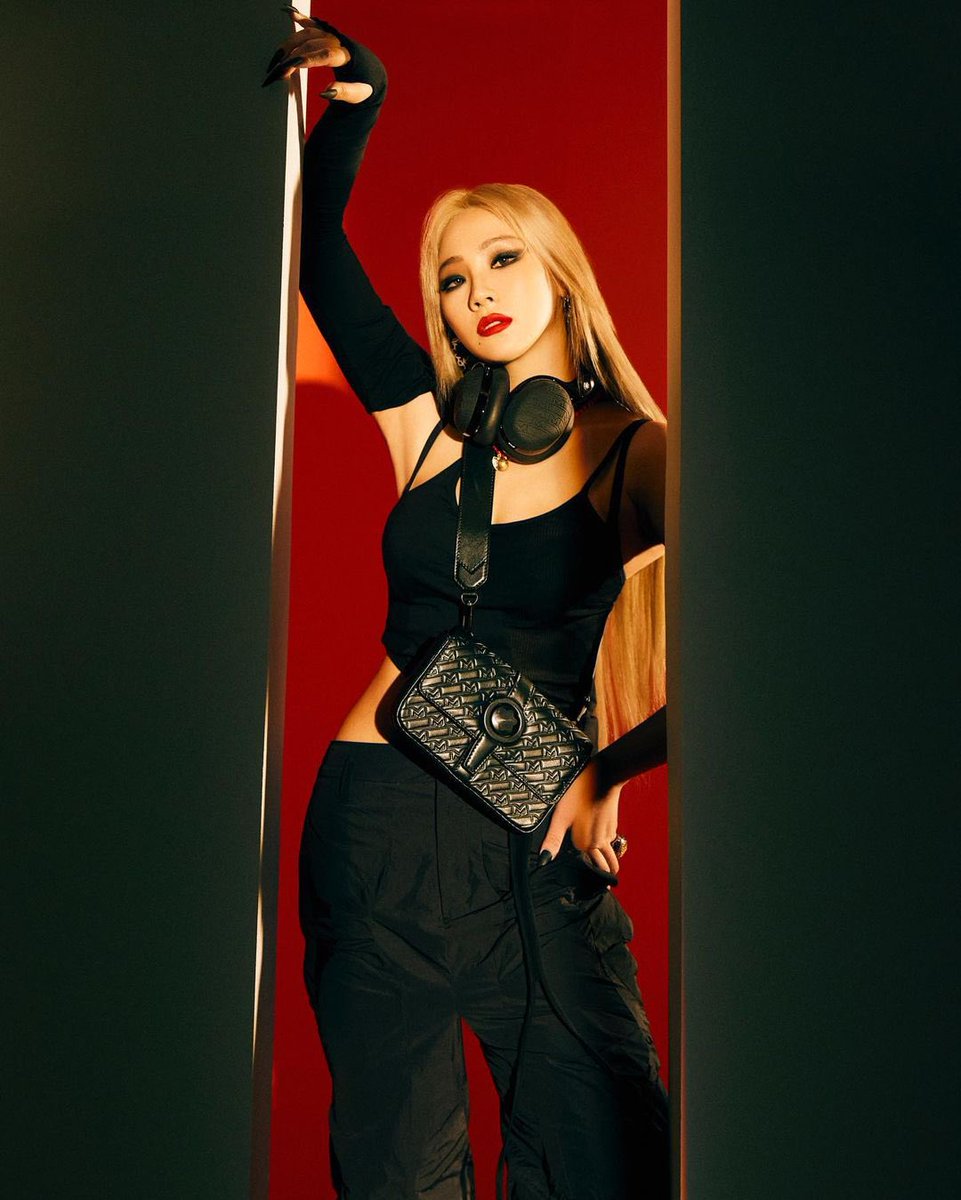 lchaerinvids's tweet photo. WORLD STOP https://t.co/9icFBfMR53