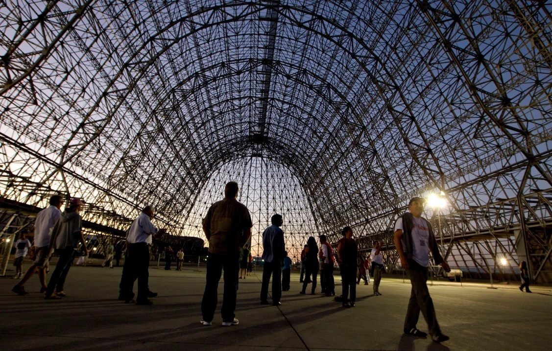 Hangar One revamp in Mountain View led by Google gets into full swing ... Vast project by Google’s Planetary Ventures would rescue 90-year-old iconic hangar

#Google #NASA #realestate #development #office #commercialrealestate #tech #space #aviation 

mercurynews.com/2022/05/05/han…