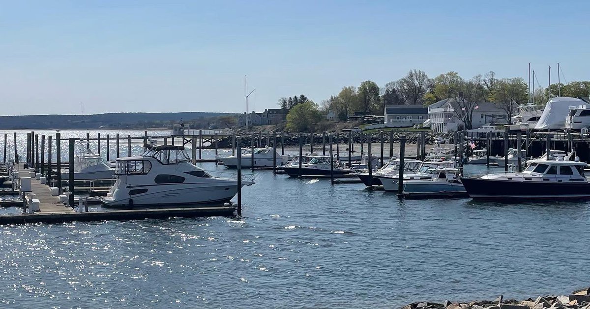 BoatMass's tweet photo. Great day to deliver Stay Local Boat Ma cards.  SHM Plymouth, SHM Sunset Bay and Hingham Shipyard Marinas.  Nice to meet @Plymouth_Harbor Chad Hunter and see their awesome new facility and training center.  #StayLocalBoatMa #MyLocalMa #BoatMA https://t.co/kdkBYzhqW3