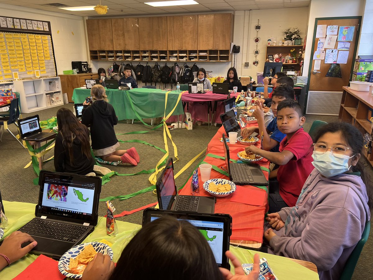 MsRodriguez5th's tweet photo. Happy Cinco de Mayo! 🇲🇽 Reviewing Informational Text while learning about the history behind Cinco de Mayo!🎉  @KeyesTigerCubs @IrvingISD #myirvingISD https://t.co/stVCvtYfWF