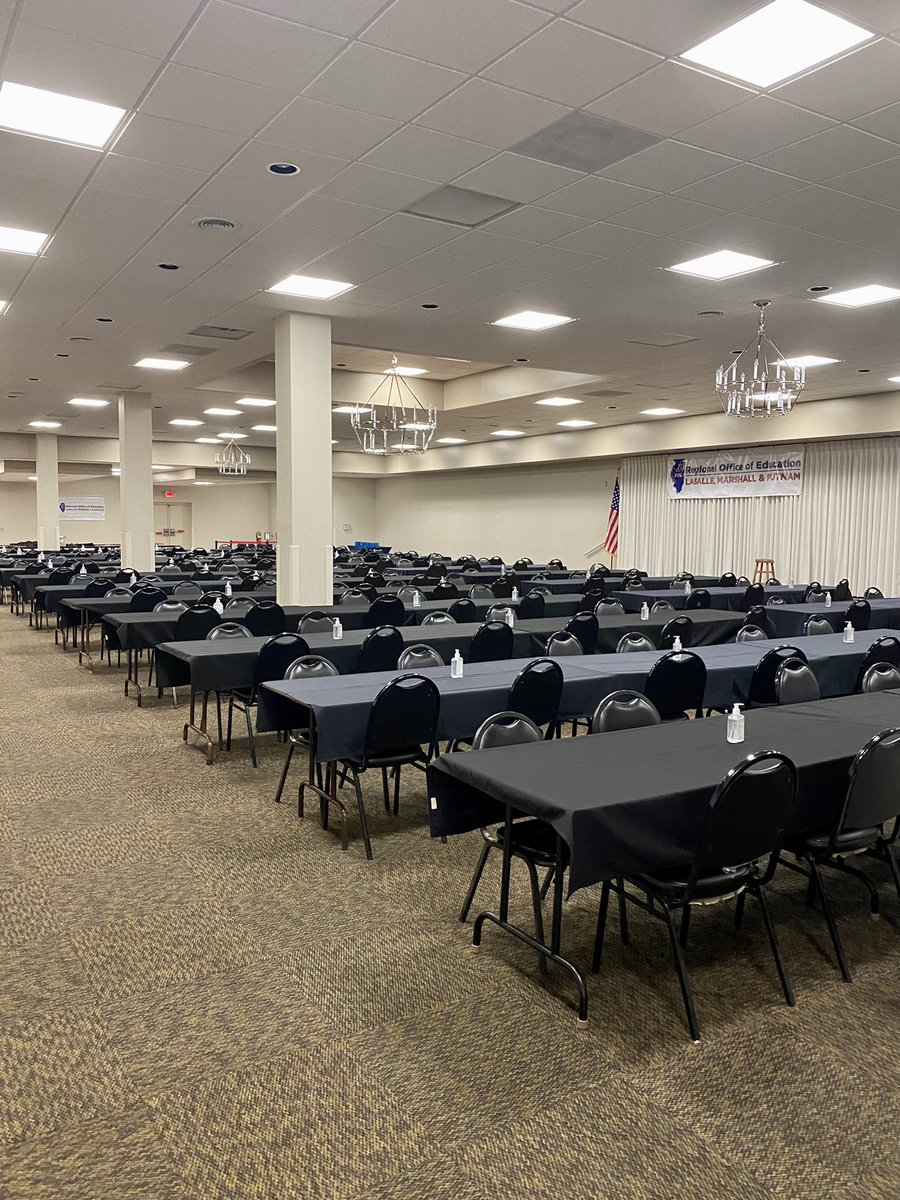 LMPROE35's tweet photo. Preparing for tonight’s event! We are excited to honor excellence in education! #we❤️ourschools #roe35 https://t.co/S0wMcLtXA1