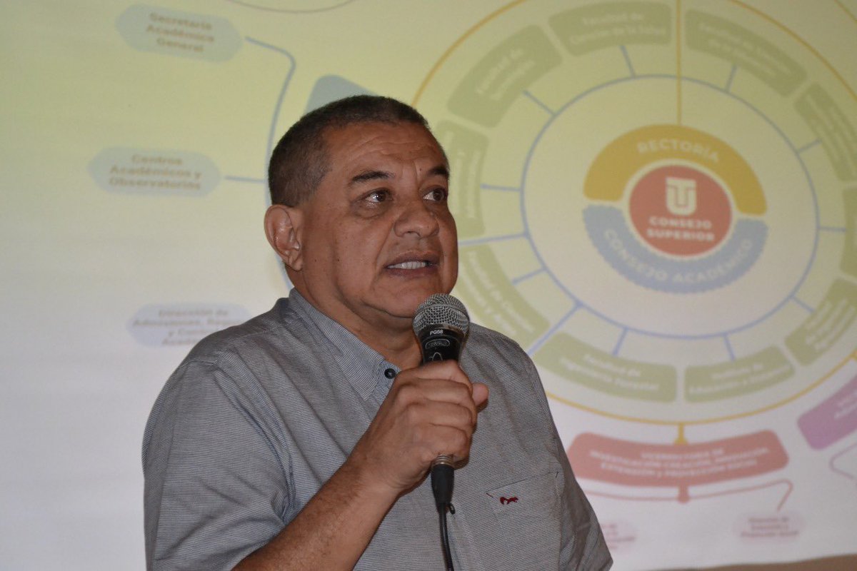 Uni_Tolima's tweet photo. #ViveLaUT | A esta hora se realiza la jornada de inducción y reinducción a los funcionarios de la UT, actividad liderada por la Dirección Gestión Talento Humano de la UT. https://t.co/YZ301kQC4X