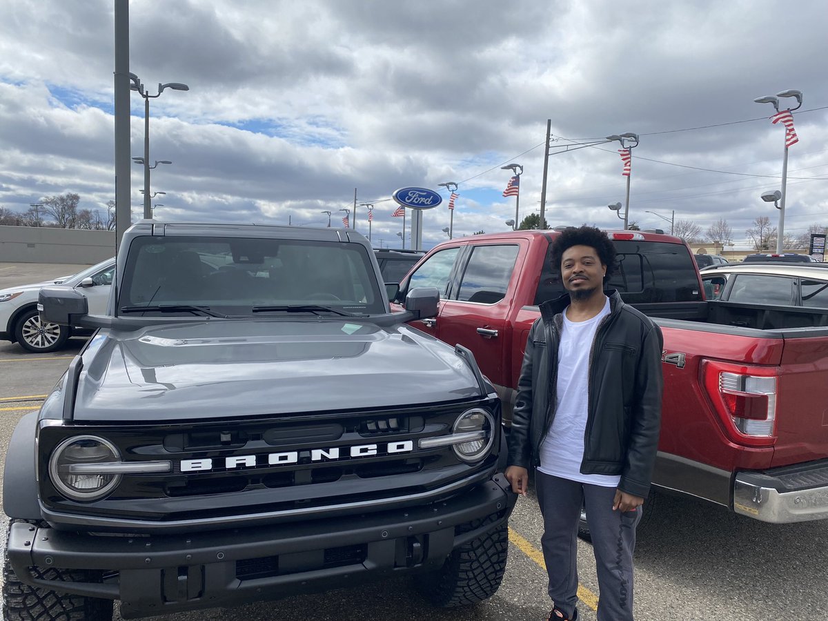 King Lewie tweet media