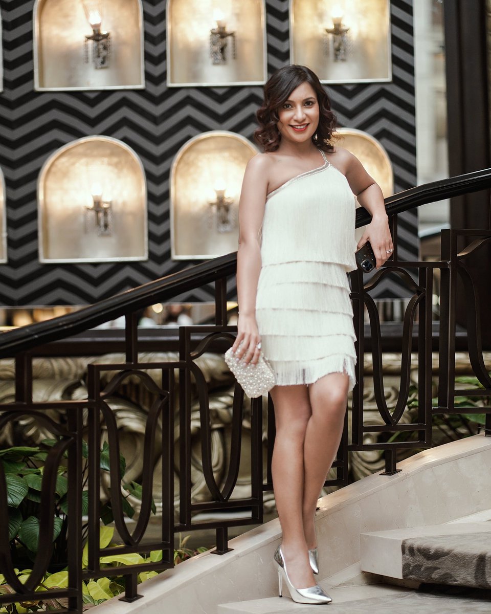 maliniagarwal's tweet photo. Dressed for Mr. Gatsbyβs after party! πβ€οΈβπ₯
Outfit - #elementethelabel
Styled by - @rishikadevnani
Assisted by - @Romamaityy
HMU - #makeupbydeeptimota
πΈ - #staticimages
#mrgatsby #afterparty #whiteoutfit #thursdayvibes #fashion #missmaliniootd https://t.co/5hBFet0Ivw