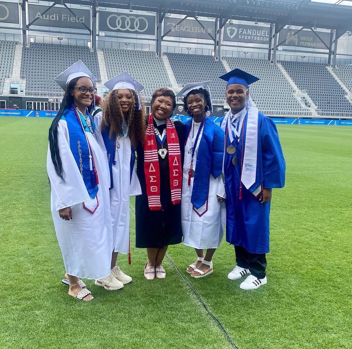 FriendshipPCS's tweet photo. #TBT of the Tech Prep Titans commencement day last year.
Class of 2022…🗣You’re up next! Tomorrow graduating seniors of #FPCSTechPrep will announce their college declarations during National College Signing Day! https://t.co/wlSNK6Gqej