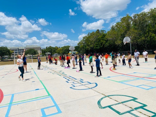 ColonialElem's tweet photo. THANK YOU to P-FIT GULF COAST for coming out and running bootcamp style workouts with our students! They absolutely loved every minute of it! 🦅💯💪#loveleeschools #leetweets #pfit #workouts https://t.co/cjjyM979SR