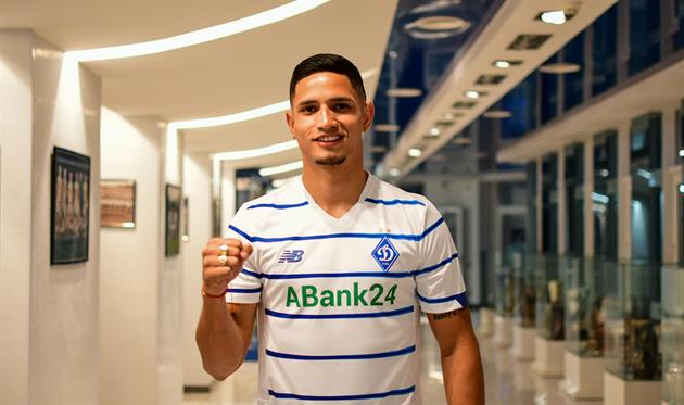 scouting_turkey's tweet photo. Eric Ramirez

Dynamo Kiev
Doğum tarihi/Yaş: 20 Kas 1998 (23)
Uyruk: Venezuela
Boy: 1,88 m
Mevki: Santrafor
Milli oyuncu: Venezuela

Kalitesine ve golcü sezilerine her zaman inandığım ve bunu defalarca gösteren Ramirez, m��cadeleci yapısı ile Türkiye'de çok başarılı olacaktır. https://t.co/V7frt1OGwS