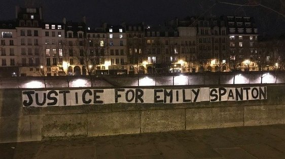 Autrices_Invisi's tweet photo. Je m'écarte des autrices (mais pas tant que ça en fait) :
Soutenons cette pétition, primordiale face à un verdict archaïque & indigne. Il entérine la culture du viol à la française & il piétine la base : LE CONSENTEMENT
#PourvoiPourEmily
#Viol36
Signez🙏🏽
https://t.co/KfQZMlZm7Q https://t.co/EKNHqCbenn