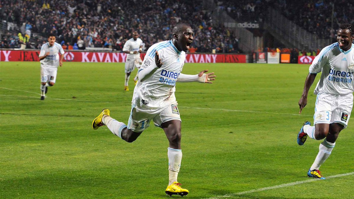 basilebilo's tweet photo. 🎁 Je vous offre le maillot domicile du dernier titre de l'OM 🌟

Pour être tiré au sort :

Rt + follow @basilebilo et @basilebiloFX 

Bonne chance à tous allez l'OM ⚪🔵

(T.A.S le 20 mai) 
#TeamOM #OMFEY https://t.co/mXusZ93IKX