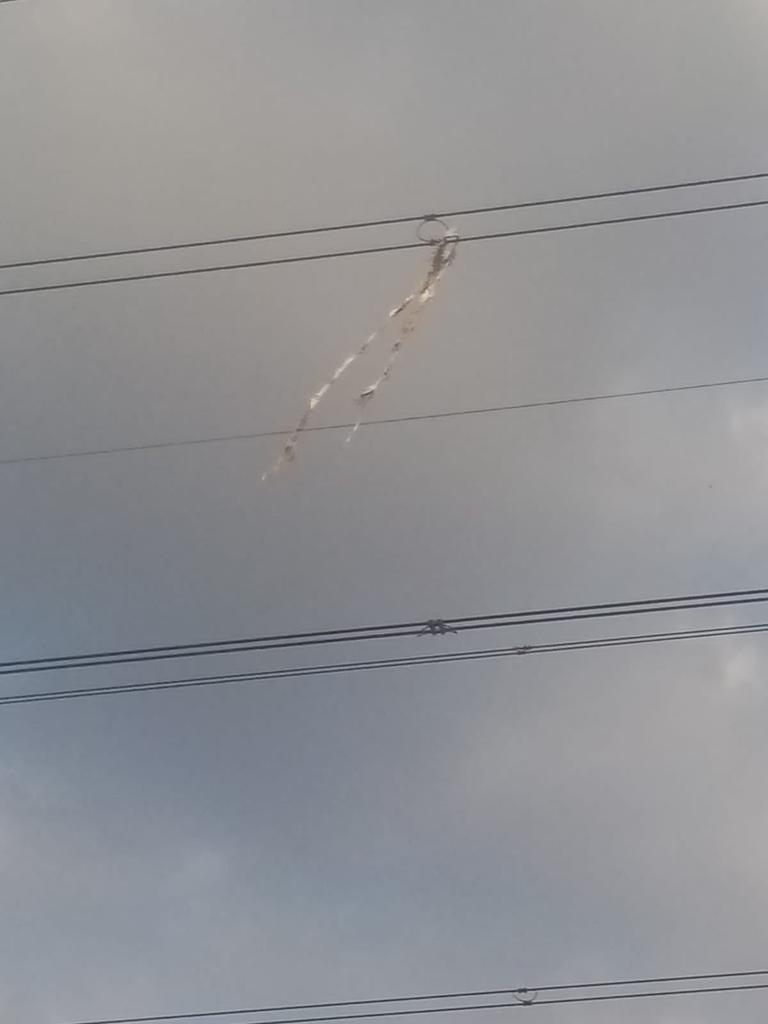 CityPowerJhb's tweet image. #OutageUpdate #Sebenza
Protection team detected the fault about 7kM away from the substation. They found this wrapping plastic hanging on the transmission lines. 
Team just finished removing it and we will try to restore. 
We apologise for the inconvenience.