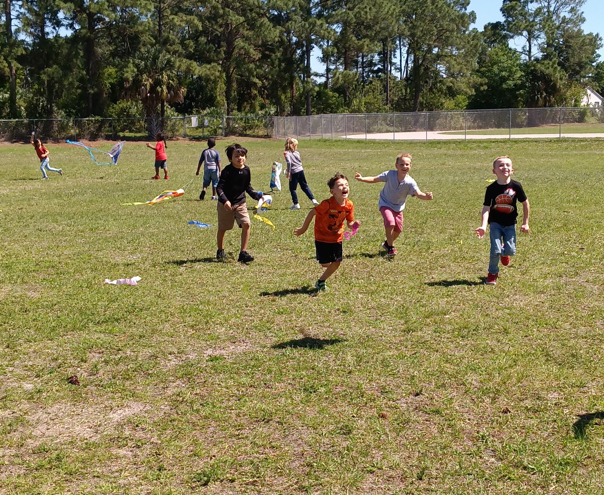 Foosball, Giant tennis rackets, and flying kites at Discovery Elementary. #AfterschoolWorks #BAS321