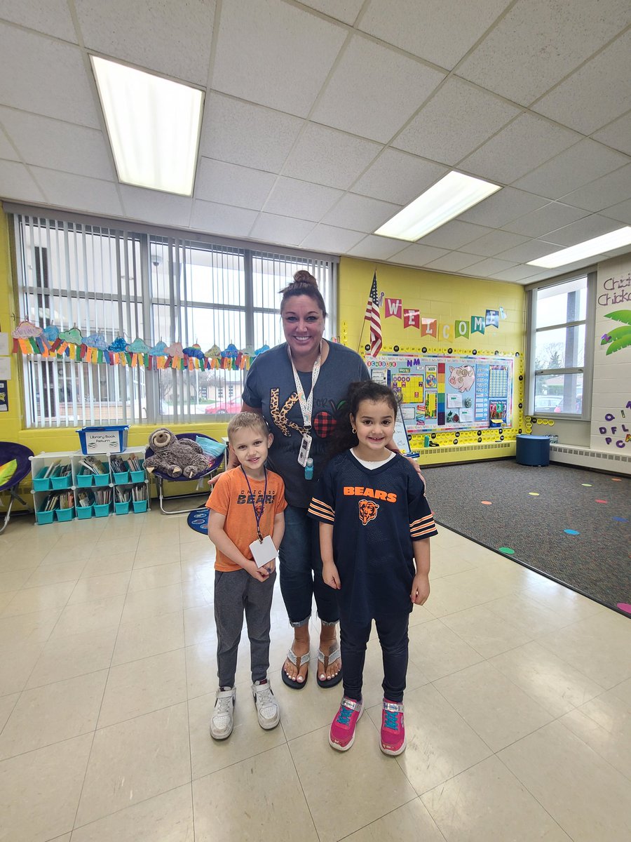 Dress like a teacher day!!!! The best!!! <a href="/D13Jaguars/">DuJardin School</a> #ilbsd13 #leadlikeajaguar