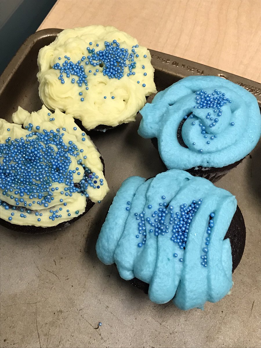 The <a href="/heronscrossing/">Herons Crossing School</a> Middle School Battle of the books teams are ready to battle! #rvsed #rvslit #battleofthebooks