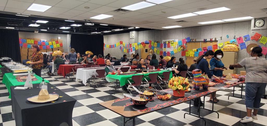 Metz_Principal's tweet photo. Thank you to our phenomenal @SoCoPTSO for hosting our teachers during #TeacherAppreciationWeek with a #CincodeMayo theme.  @SoCoPTSO @socospirit @Region4FCPS @fcpsnews #OneStallion https://t.co/ByGydw2RTc