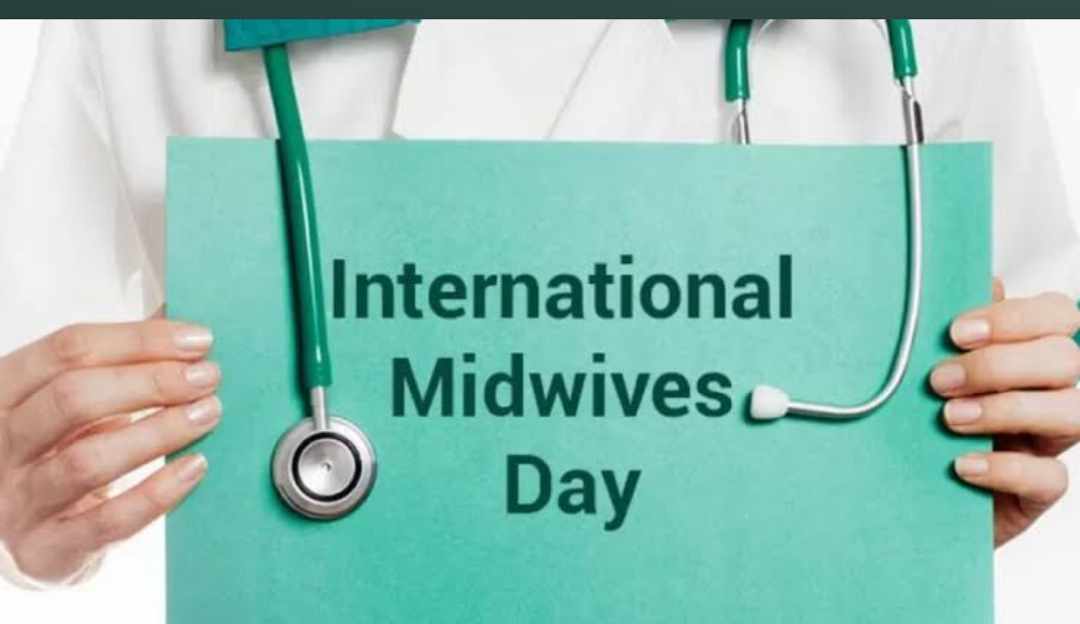 me_a_nah's tweet photo. The joy of welcoming newborns to the world can never be underestimated 🤗... I'm proud to be a Midwife 😘... Happy international midwives day to all beautiful and handsome midwives out there ♥️♥️♥️ https://t.co/szt2IIBA6Z