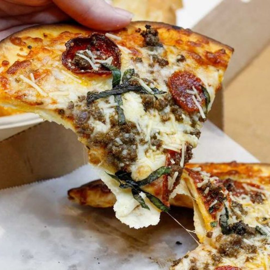 far_pizza's tweet photo. Are we the only ones who start thinking about lunch right after breakfast? 🤔
 Order now--> https://t.co/fF1NqaGZ65 
PC: @imhungwey
.

#pizza #pizzaislife #foodie #foodpron #fusionfood #Halal #Foodie #FarEastPizza #Richardson #texas https://t.co/WmDlf0zllF