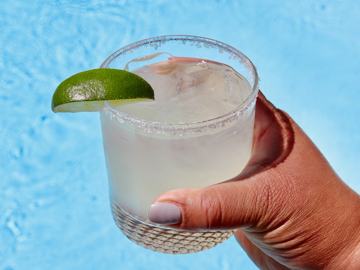 RenaissanceLAX's tweet photo. Raising a glass to #CincodeMayo and beyond!! 🍹🌟 https://t.co/c9cadmYIVk