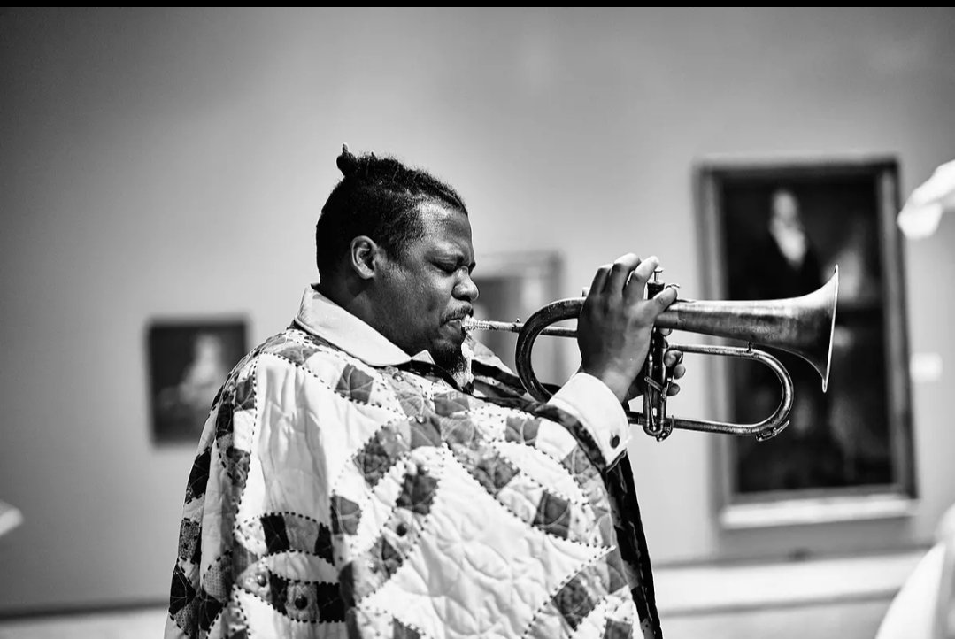 Re_mancipation's tweet photo. Award-winning jazz trumpeter and social justice activist @keyonharrold at @ChazenArtUW  @Re_mancipation #ImpeachThePrecedent workshop, April 2022. 
Photo by #MosesMitchell,  cape by #LynoreRoutte 

Read more: https://t.co/fCFaK2fvnF 

#remancipation #art #history #ArtIsAWeapon https://t.co/xRWbnMYX3b