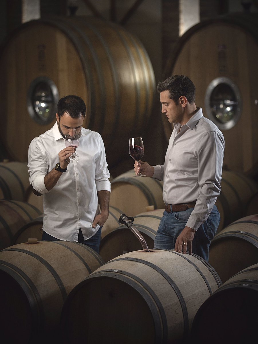 Bodega Flechas de los Andes (@flechaswineok) on Twitter photo Comprender el lenguaje de la naturaleza, interpretar nuestro terroir y darles cada uno de los toques especiales que tienen los vinos de <a href="/flechaswineok/">Bodega Flechas de los Andes</a> son algunos de los secretos de nuestro equipo enológico. Le deseamos hoy a Pablo y Agustín un feliz #DíadelEnólogo mendocino. Comprender el lenguaje de la naturaleza, interpretar nuestro terroir y darles cada uno de los toques especiales que tienen los vinos de <a href="/flechaswineok/">Bodega Flechas de los Andes</a> son algunos de los secretos de nuestro equipo enológico. Le deseamos hoy a Pablo y Agustín un feliz #DíadelEnólogo mendocino.