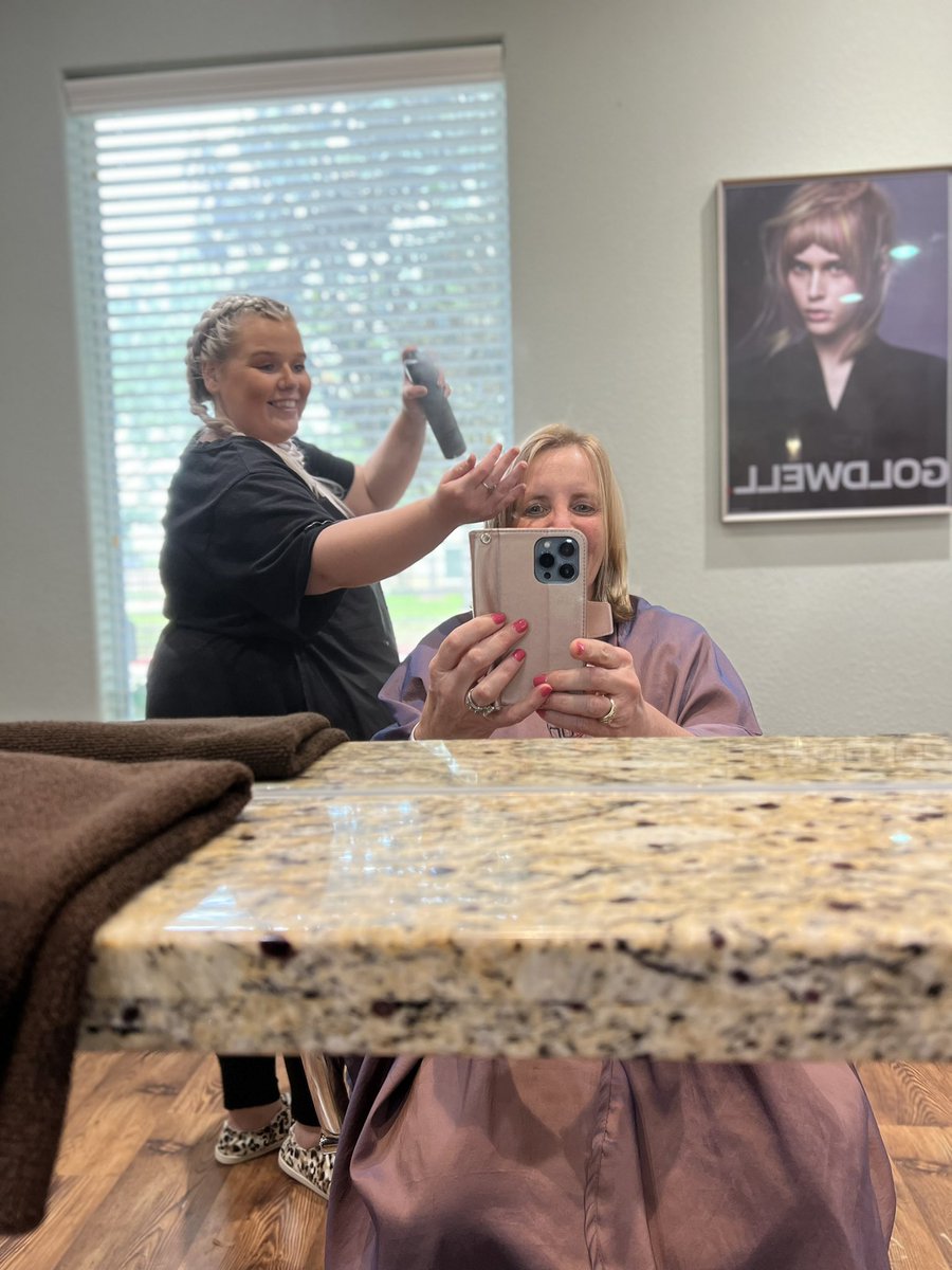 Julie Mayer tweet media