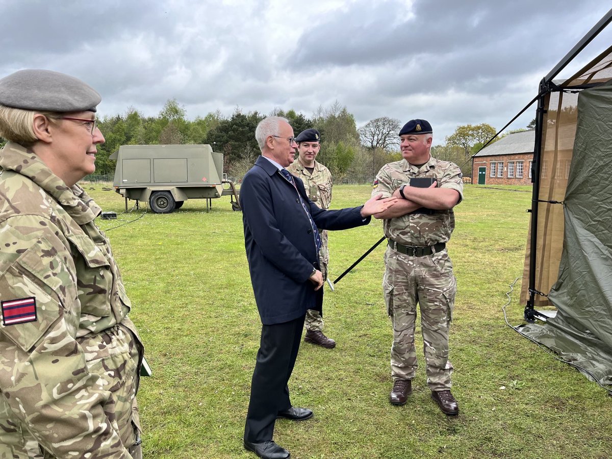 2nd_Med_Gp's tweet photo. Yesterday we welcomed @DMS_DG to visit @2MedX 

@34Hospital &amp; @AMSTC1 provided a demonstration of out Ground Manoeuvre Surgical Capability. 

#Team2Med #Demonstration #Capabilities #DeployedCare #DamageControlSurgery @AlisonMcCourt22 https://t.co/qJsQiXcMtm