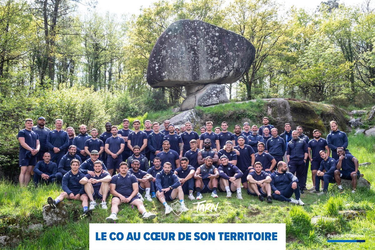 Encore une très belle photo au cœur de notre territoire !

Après leur entrainement délocalisé à Brassac, nos joueurs se sont arrêtés dans le Sidobre pour poser devant le célèbre Peyro Clabado !
 
@TourismeTarn  #TerritoiredeRugby