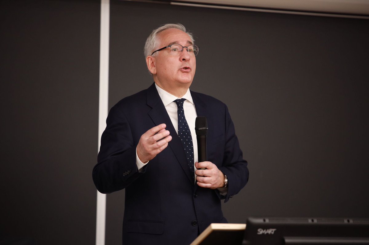 TimeWorldEvent's tweet photo. Karim Benyekhlef
@CERIUdeM
Existe-t-il un juste usage et une réelle utilité de l'IA en #justice ?
L'intelligence augmentée a une réelle utilité pour la justice pour les conflits de basse intensité. #timeworldAI
@UMontreal https://t.co/74vykGbz59