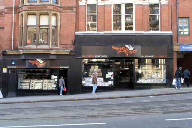 🎶 Today's #TBT was an iconic Nottingham music shop - Selectadisc! 🎧 #NTUAlumni, do you remember shopping here?! Queuing up for the latest records? Buying tickets for an unforgettable gig? 🎸 Let us know ⬇️ Image: @NottinghamPage #ProudtobeNTU #nottingham #nostalgia