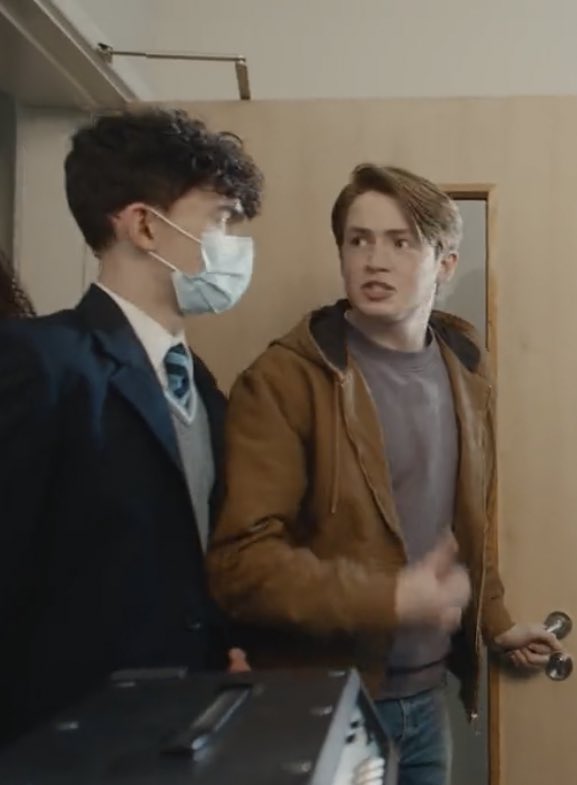 coloursofchar's tweet image. the way kit looked at joe and didn’t even notice LMAO