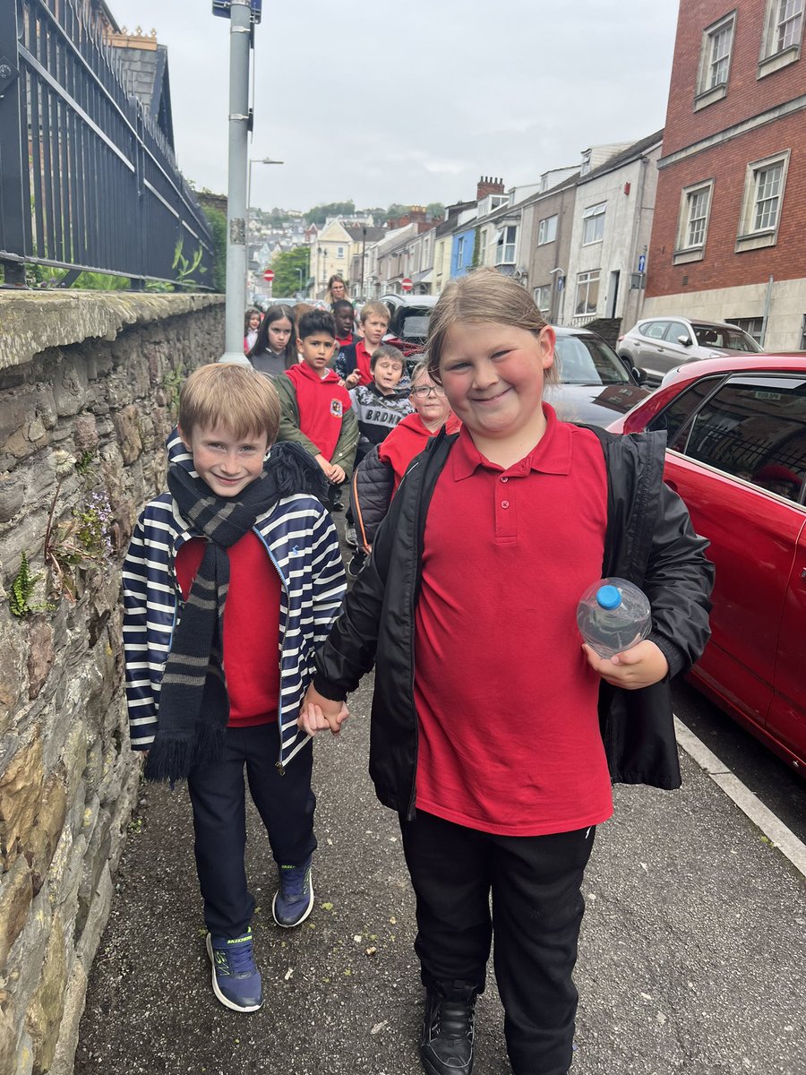 TerraceRoad's tweet photo. #TRPhedgehogs and #TRPfoxes had a fantastic start to the week on Tuesday. We visited our local Mosque and learnt a lot about the religion of Islam. #TRPpm #TRPhum #TRPrrs #TRPcomm https://t.co/4FnkMbzgvx