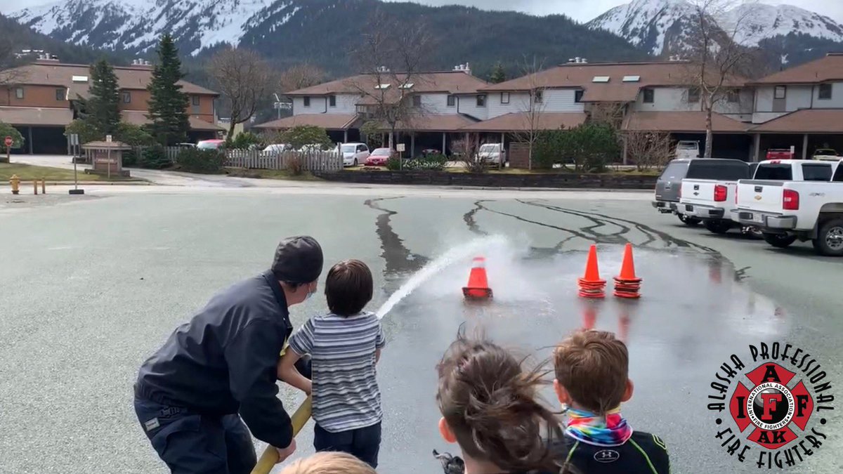 AKPFFA's tweet photo. Alaskan Firefighters and law enforcement officers are role models for our future generations. Let’s #keepalaskahome and continue positive citizenship 🏘
#akleg https://t.co/UkHWuxkhnP