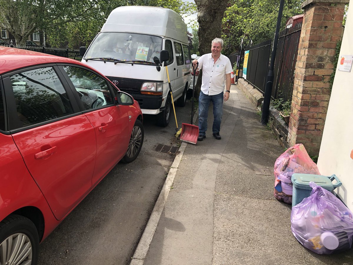 ActionUsk's tweet photo. Great to see Uskโs Independent election candidate using polling day wisely by looking after his street!! ๐. Great job Meirion! If everyone swept the patch outside their own house how great would Usk look? ๐๐ #CommitToYourStreet #localbusiness https://t.co/ifGKKgPdSF