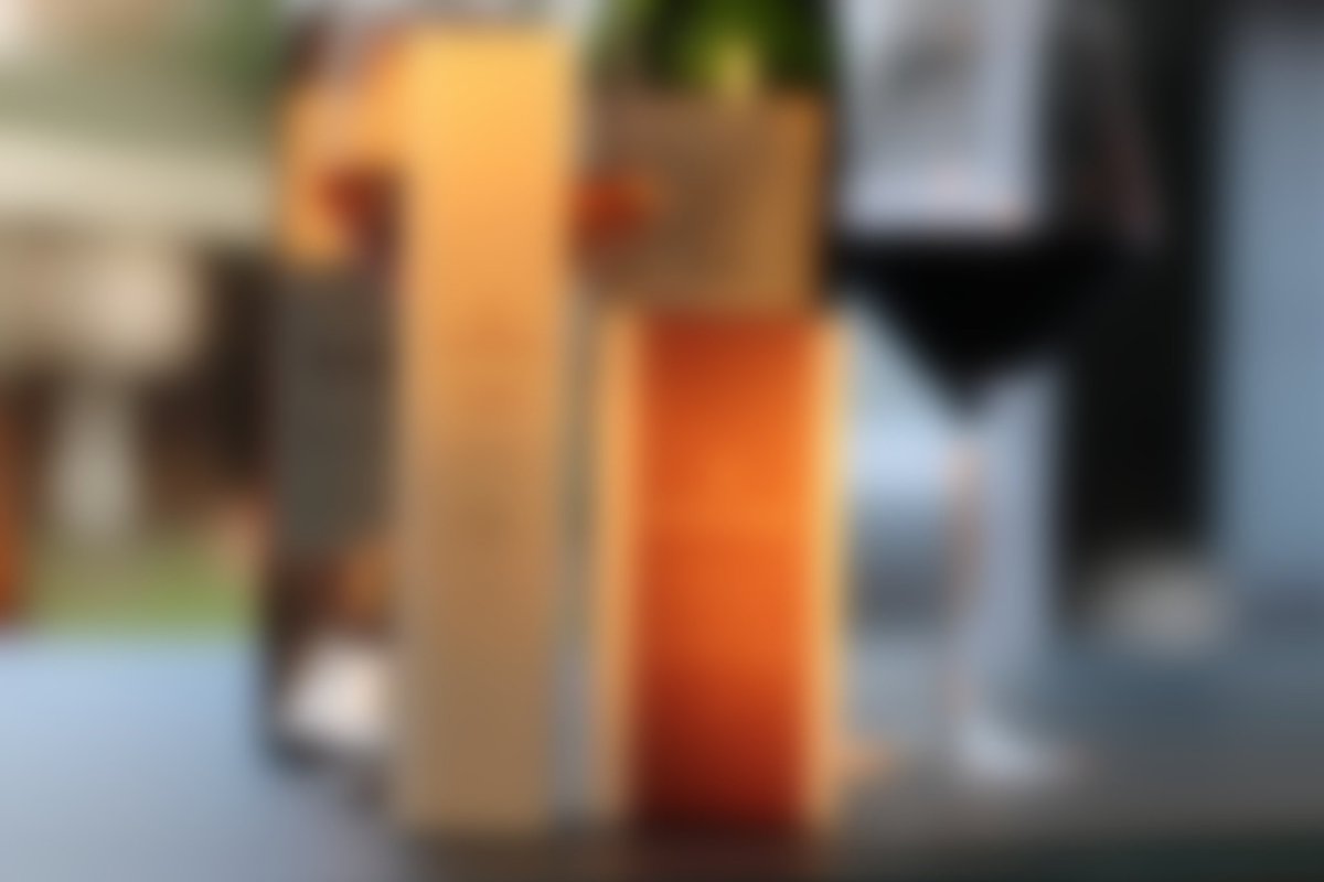itsladyvera's tweet photo. It's official! Just under and hour to go until we virtually share some azing from @Roodeberg_Wine. Join us on Instagram so see the reveal! Follow these tags: #SAVineShare #ScentsOfRoodeberg
@SAVineShare https://t.co/P7Lc9QSfGS