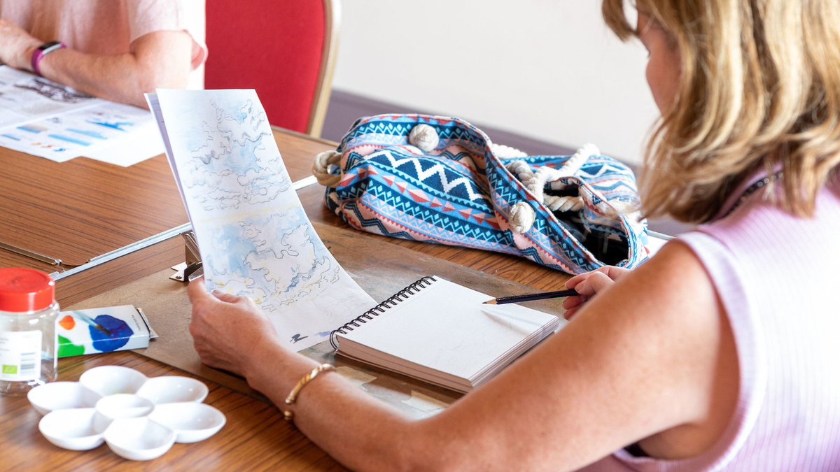 GuildfordInst's tweet image. If you&apos;re looking to get creative this summer, why not try one of our #practicalart courses? 🎨 

We have lots to choose from! Ranging from our landscape series, to keeping a holiday sketchbook, to learning the technique of stippling. 

Discover more: bit.ly/3yfnBV4