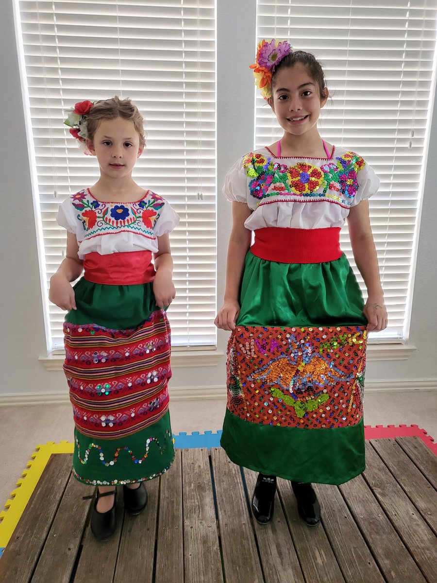 Cinco de Mayo is not México Independence day. Mexico and United States celebrate Cinco de Mayo to paid tribute to Puebla Battle. These Trailblazers danced with their hearts💕 <a href="/Gloverk1/">Kathy Glover</a> @DCEtrailblazers