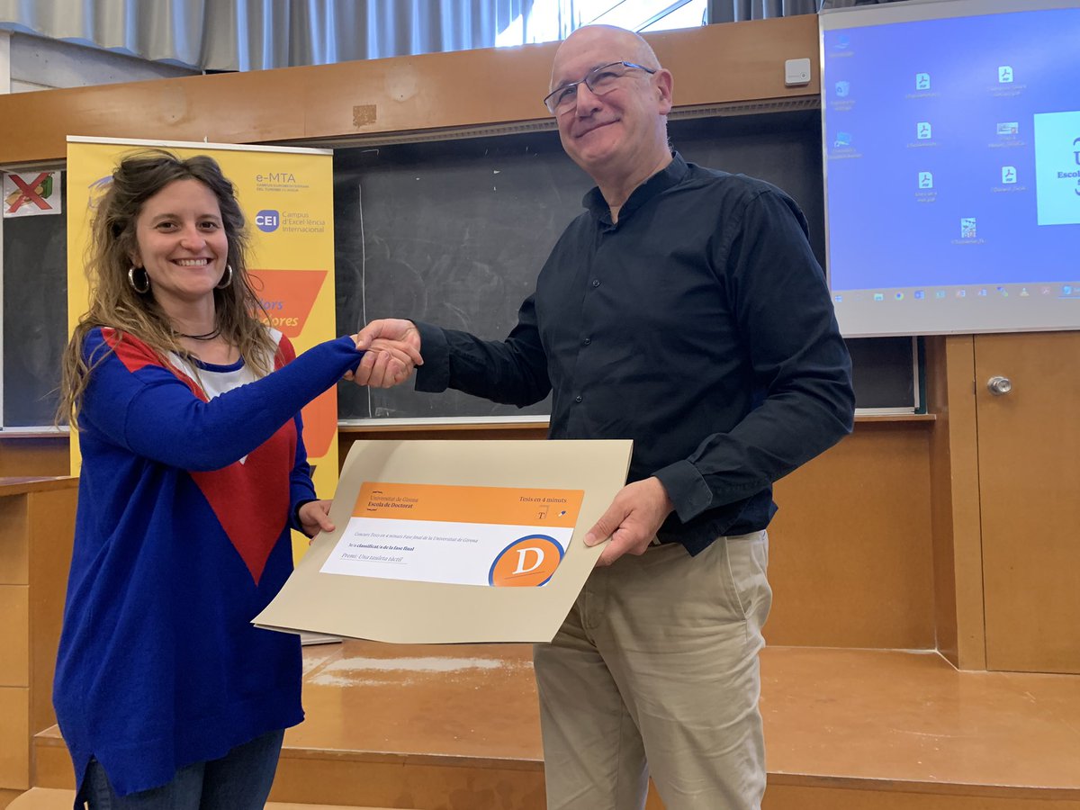 univgirona's tweet photo. El jurat de #Tesisen4minuts ha deliberat i ha atorgat els premis a:

1r premi Alba Codina
2n premi Adrià Duran 
3r premi Natàlia Ormeño 
Enhorabona a tothom! https://t.co/jT11FGOlH3