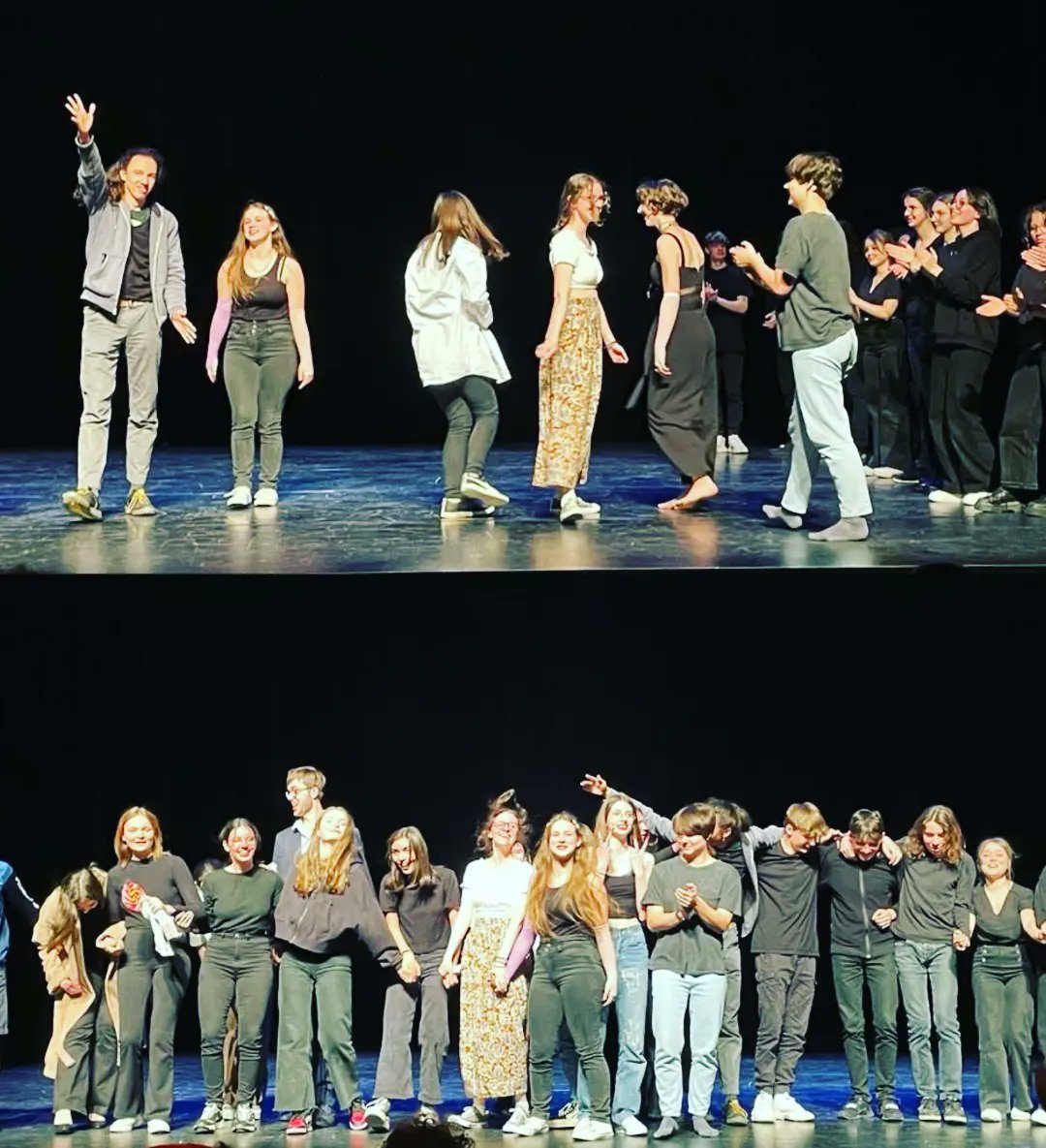 PoignantV's tweet photo. Très belle soirée au #TMC grâce aux élèves de l'option théâtre du #lyceelebrun avec une restitution du travail réalisé avec @Isabellequantin, #Vincentpoirier (Cie #DODEKA ) et leur enseignante.
Avec des extraits de "Tout le monde veut vivre" de Levin et "Quai Ouest" de Koltès. 👏 https://t.co/VivpFH0TGQ