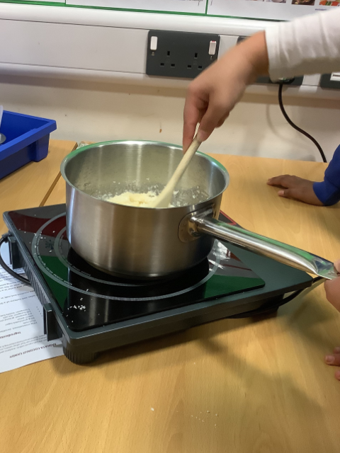 easton_academy's tweet photo. In cookery, year 4 made the East African sweet, kashata coconut candy @DBAT_UK #year4 #EastAfrica #cookerylessons #primarycurriculum #knowledgeandskills https://t.co/3csCKCk4p2