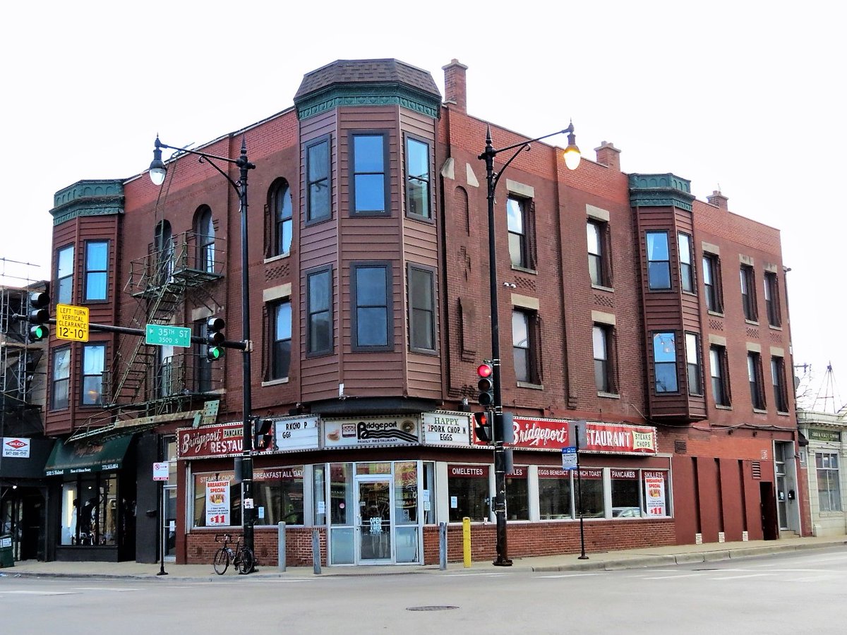ChiBikeAdvs's tweet photo. 3502 S Halsted, pre1894, In 1899 Selina &amp; son Dirk SoBig DeJong drive their wagon up Halsted, to herself, "You take the best, and make the most of it…Thirty-fifth Street, that was. Another hour and a half to reach the Haymarket" #bikechi More book spots- https://t.co/iyBXhEbGmD https://t.co/uEPy2VU2t1