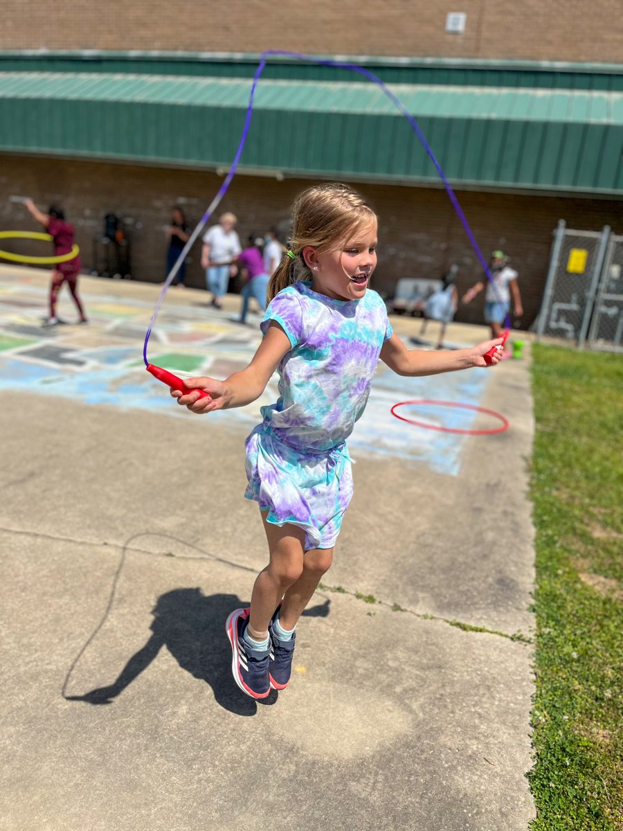 CallisonMadsen's tweet photo. Corley Crocs know how to rock recess ! 🥳 #sharpenthesaw 
@hecorleyelem #HECmontessori #HECleads #teacher #education #teach #montessori https://t.co/zMBky0faiX