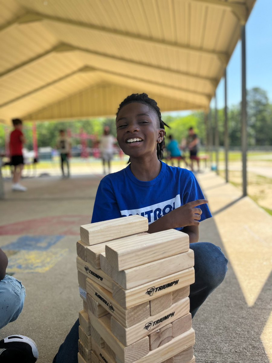 CallisonMadsen's tweet photo. Corley Crocs know how to rock recess ! 🥳 #sharpenthesaw 
@hecorleyelem #HECmontessori #HECleads #teacher #education #teach #montessori https://t.co/zMBky0faiX