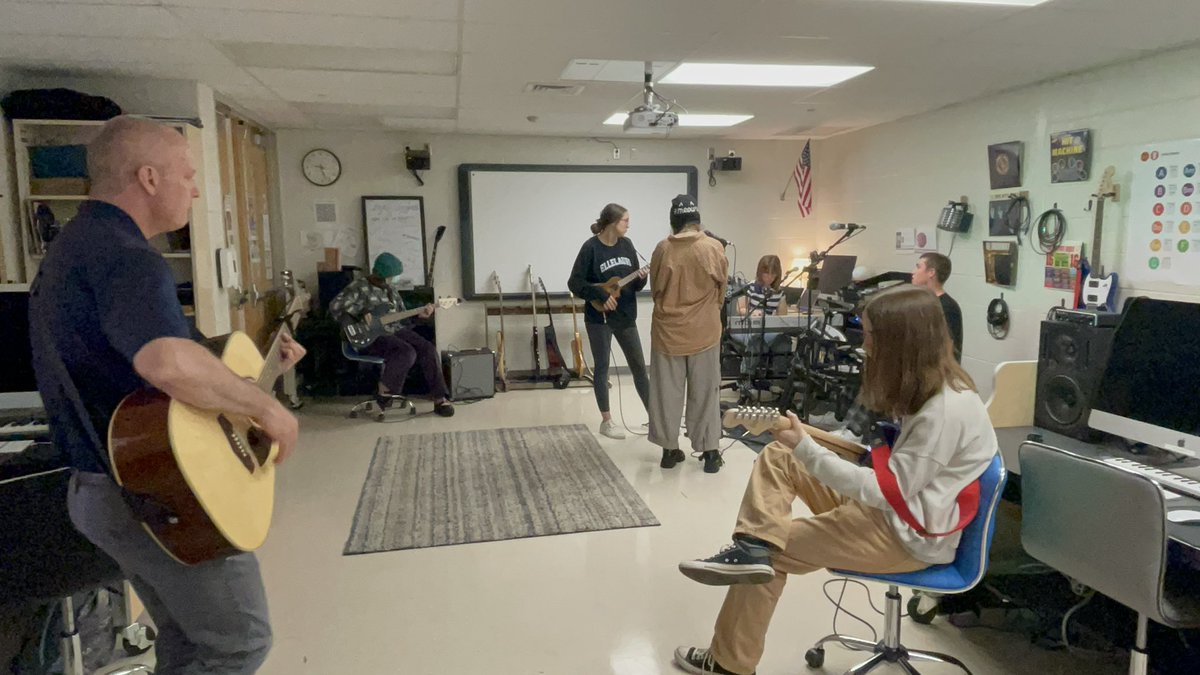 CBlismith's tweet photo. Had a wonderful visit to @east_cb to see ways #edtech is being used in our fabulous @CBSDMusic and @CBSDart departments. So impressed by these Ts of these courses and the content Ss are creating! #cbsdproud #cbinnovate https://t.co/d08xGbs3E3