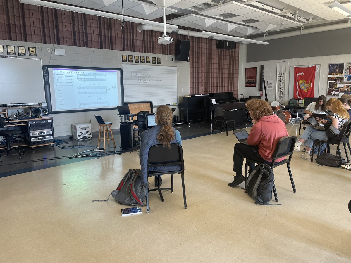 Had a wonderful visit to <a href="/east_cb/">CB East High School</a> to see ways #edtech is being used in our fabulous <a href="/CBSDMusic/">Central Bucks Music</a> and <a href="/CBSDart/">Cҽɳƚɾαʅ Bυƈƙʂ Aɾƚ</a> departments. So impressed by these Ts of these courses and the content Ss are creating! #cbsdproud #cbinnovate
