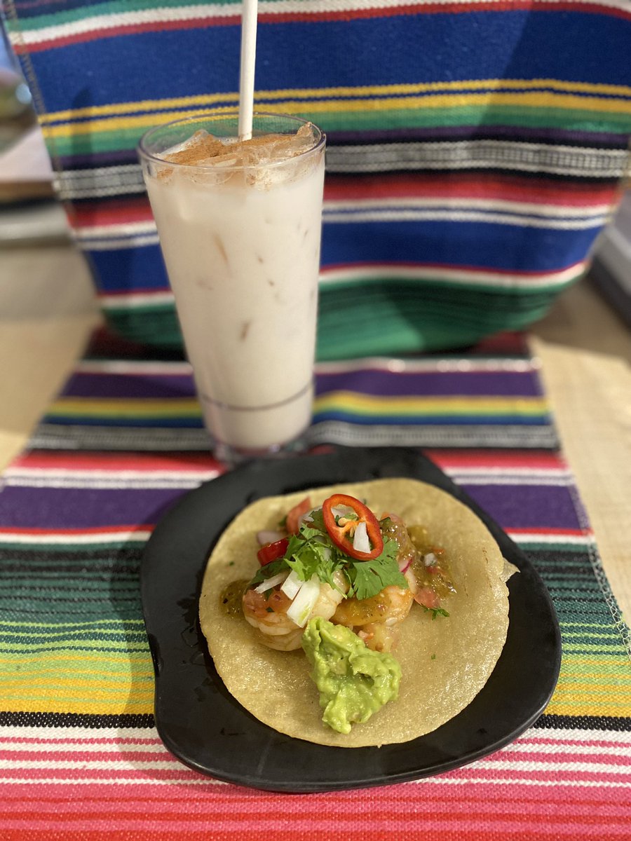 You don’t want to miss todays special at the chef table. It’s Shrimp Tacos with Avocado, Radish, Pico de Gallo and Salsa Verde. Then stop by the coffee bar and help yourself to a traditional Mexican Horchata. 🏃‍♀️🏃🏻🌮🌶 #omg #tacos #horchata @TwitterNYC @TwitterREW