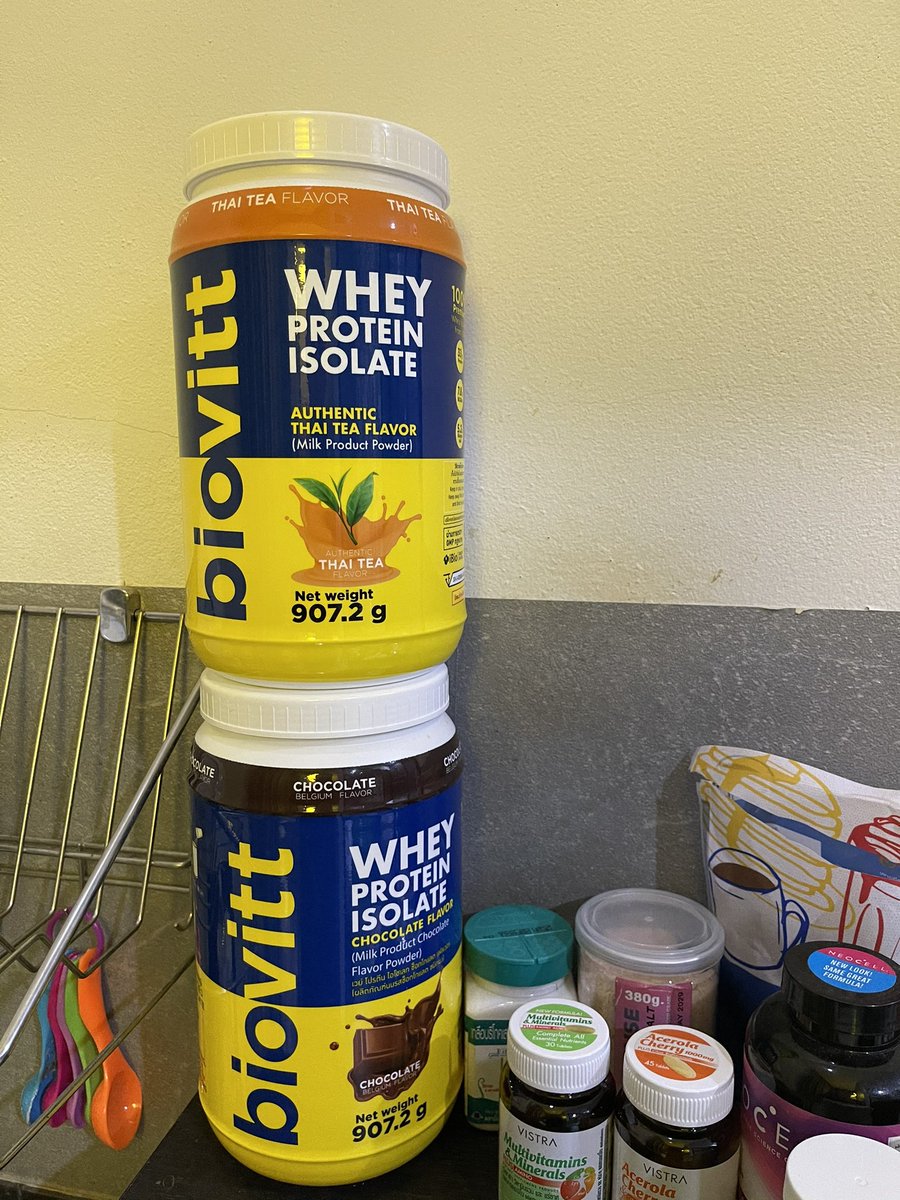 Kobsphere's tweet photo. Whey ของ biovitt อร่อยมาก ส่วนตัวเคยลอง2รส  ช็อกโกแลต กับ ชาไทย อร่อยทั้งคู่ เหมือนออกมาจากร้านกาแฟ #ไว้รีวิวห้ามขายของโว้ยยย #biovitt https://t.co/8D34PjwTdm