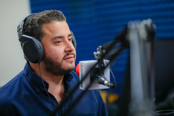 politicaestereo's tweet photo. #Entrevsta | @ObrasPublicasSV hará otros proyectos de conectividad adicionales al paso a desnivel del redondel Utila. @RomeoHerrera1 dijo que invertirán $1.8 millones para mejorar el tramo de salida de Nuevo Cuscatlán y de un carril adicional que irá al Puerto de La Libertad. https://t.co/u5aYezZ56B