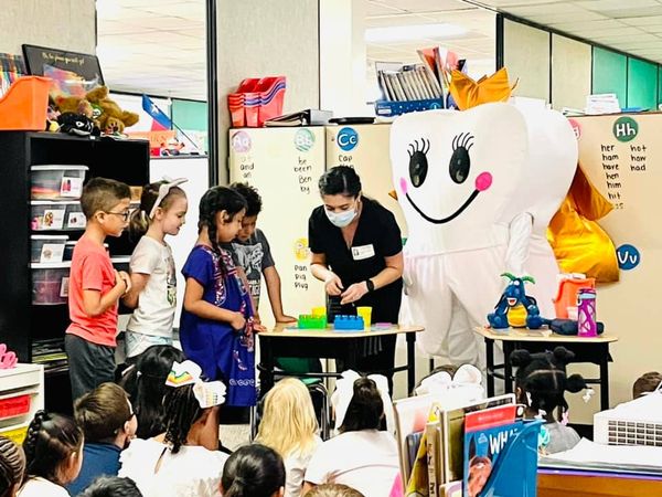 elgoedde's tweet photo. Our Colts had a surprise visit from the Tooth Fairy herself today! Love an educational opportunity about excellent oral health practices; thank you MonaDental ForKids! @KISDHlthSvc @KleinISD @TxSchlNurses @NorthamptonKISD https://t.co/aTMGjkRgBO