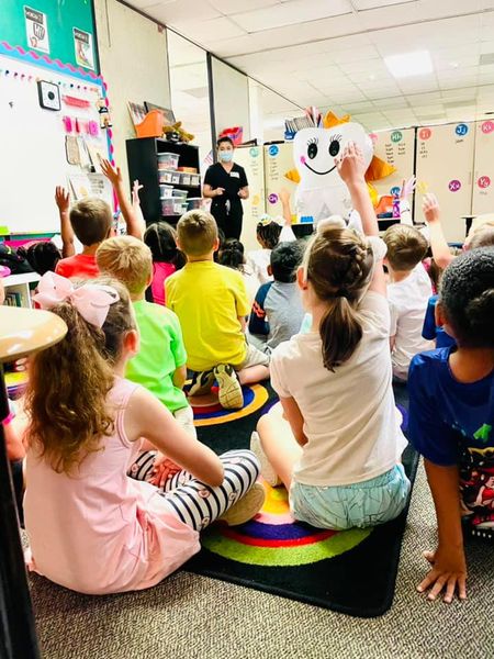 elgoedde's tweet photo. Our Colts had a surprise visit from the Tooth Fairy herself today! Love an educational opportunity about excellent oral health practices; thank you MonaDental ForKids! @KISDHlthSvc @KleinISD @TxSchlNurses @NorthamptonKISD https://t.co/aTMGjkRgBO