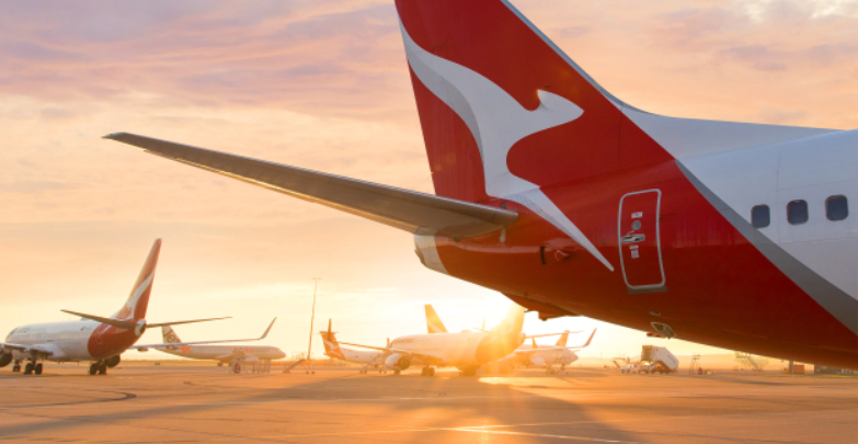 embauslima's tweet photo. En el 2025 @Qantas operará la ruta aérea más larga del mundo: desde Sídney a Londres y Nueva York. Habrá una zona para hacer ejercicio, rehidratarse y comer snacks. ¿Te animarías a realizar este viaje? #vuelomaslargodelmundo #transoceanico

https://t.co/qXvGQRYLar https://t.co/CyyLxB7gjq